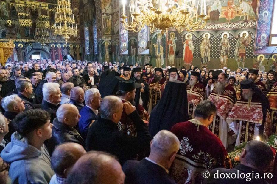 Mănăstirea Popăuți din Botoșani și-a sărbătorit ocrotitorul, pe Sfântul Ierarh Nicolae / Foto: Mihail Vrăjitoru