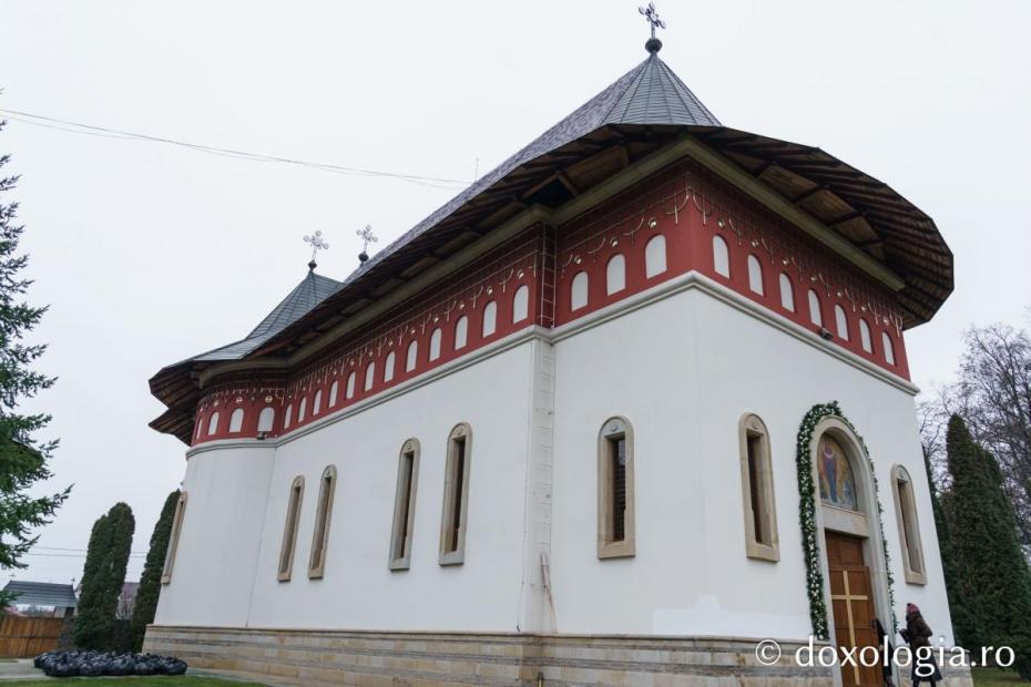 Mănăstirea Popăuți din Botoșani și-a sărbătorit ocrotitorul, pe Sfântul Ierarh Nicolae / Foto: Mihail Vrăjitoru