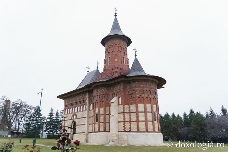 Mănăstirea Popăuți din Botoșani și-a sărbătorit ocrotitorul, pe Sfântul Ierarh Nicolae / Foto: Mihail Vrăjitoru